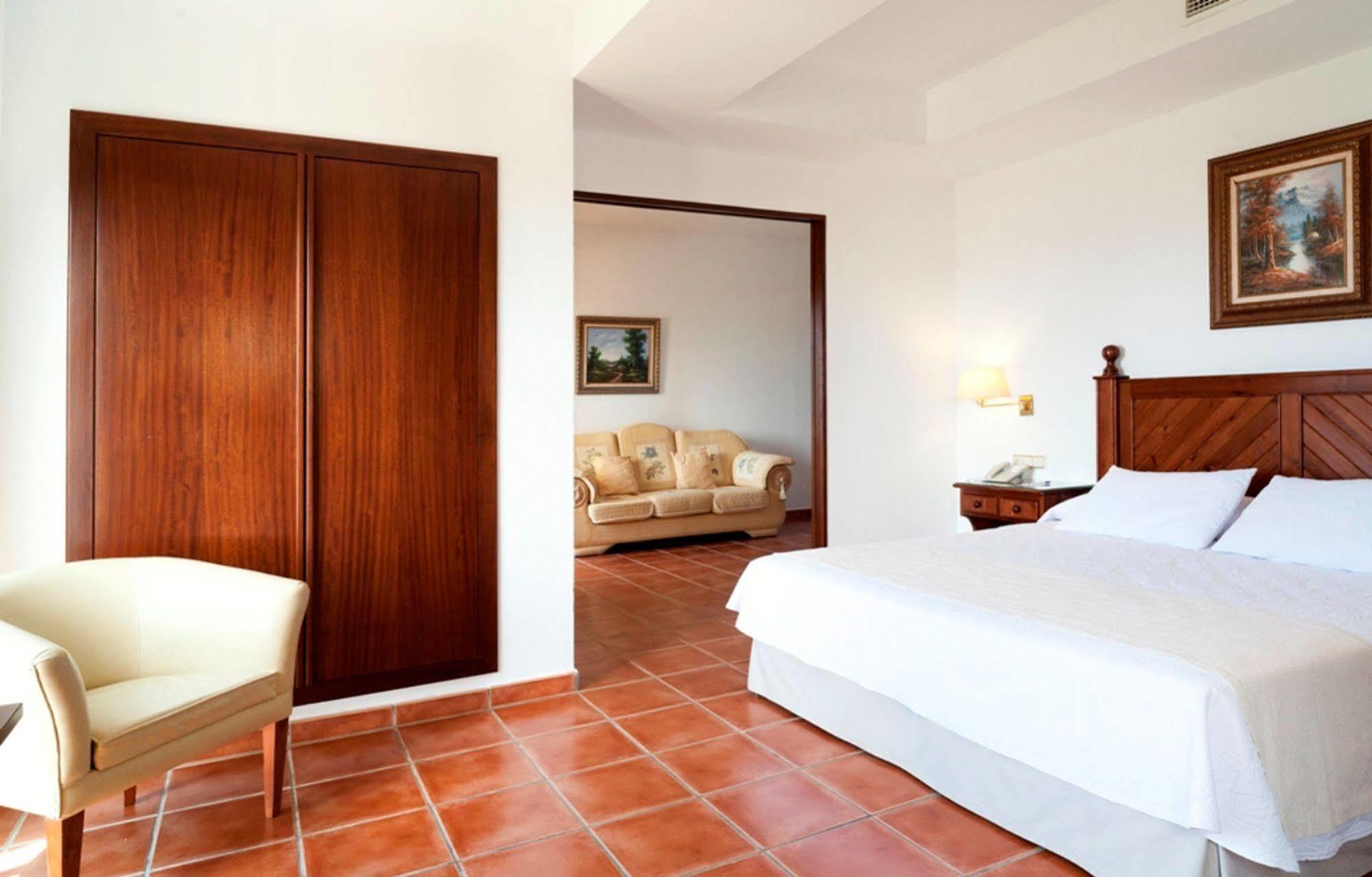 Hotel Antonio II Zahara de los Atunes Exteriér fotografie